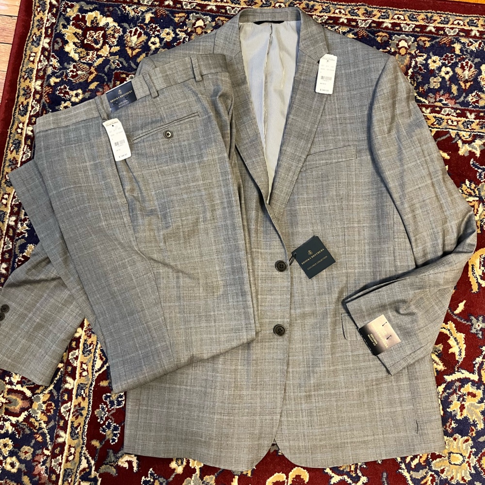 New with tags Brooks Brothers grey matching suit and pants.